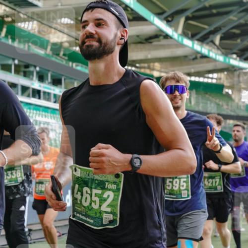 13.09.2026 - 21. swb-Marathon Bremen Michael Burmester http://msf.ph/oto/10479747 13.09.2026 13:18:52 Laufen im Stadion 311, 333, 404, 486, 512, 546, 732, 753, 837, 921, 938, 1156, 1424, 1425, 1431, 1506, 1765, 1790, 1844, 1868, 2056, 2123, 2137, 2224, 2240, 2294, 2315, 2357, 2358, 2419, 2453, 2557, 2563, 2601, 2614, 2622, 2647, 2689, 2702, 2703, 2722, 2786, 2843, 2845, 2849, 2857, 2879, 2880, 2893, 2944, 2983, 2984, 2999, 3031, 3046, 3072, 3096, 3100, 3146, 3180, 3189, 3198, 3210, 3263, 3285, 3287, 3337, 3421, 3431, 3476, 3537, 3548, 3619, 3633, 3654, 3740, 3879, 4478 meine-sportfotos.de