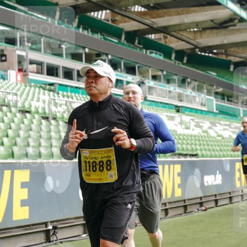 13.09.2026 - 21. swb-Marathon Bremen Michael Burmester http://msf.ph/oto/10479788 13.09.2026 10:41:17 Laufen im Stadion 10155, 10156, 10163, 10169, 10213, 10234, 10247, 10299, 10313, 10321, 10354, 10386, 10399, 10406, 10414, 10417, 10419, 10422, 10424, 10435, 10455, 10461, 10462, 10483, 10519, 10527, 10545, 10546, 10547, 10570, 10582, 10586, 10599, 10611, 10644, 10653, 10694, 10696, 10705, 10706, 10719, 10722, 10737, 10751, 10766, 10768, 10776, 10804, 10859, 10889, 10909, 10963, 10977, 11043, 11048 meine-sportfotos.de