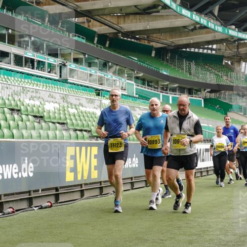 13.09.2026 - 21. swb-Marathon Bremen Michael Burmester http://msf.ph/oto/10479835 13.09.2026 10:41:19 Laufen im Stadion 10155, 10156, 10163, 10169, 10213, 10247, 10299, 10313, 10321, 10354, 10386, 10399, 10406, 10414, 10417, 10419, 10422, 10424, 10435, 10455, 10461, 10462, 10483, 10519, 10527, 10545, 10546, 10547, 10570, 10582, 10586, 10599, 10611, 10644, 10653, 10694, 10696, 10705, 10706, 10719, 10722, 10751, 10766, 10768, 10776, 10804, 10859, 10889, 10909, 10963, 10977, 11043, 11048 meine-sportfotos.de