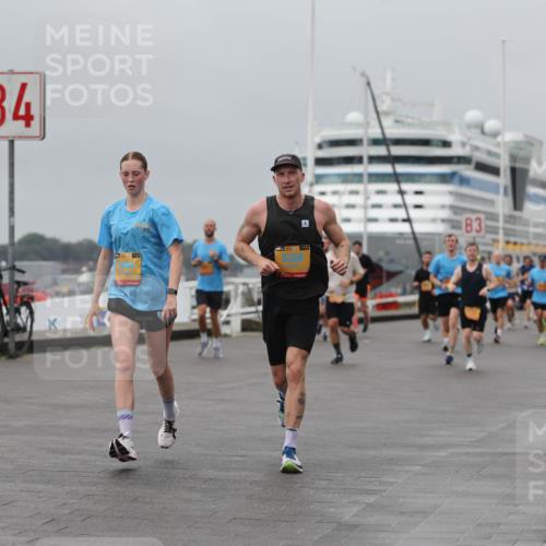 13.09.2026 - Kiel Lauf Andreas Tolksdorf http://msf.ph/oto/10479869 13.09.2026 11:53:36 Kiellinie 8, 43, 4, 1, 39, 1, 38, 5328, 3 meine-sportfotos.de