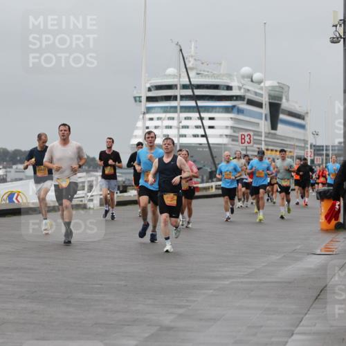 13.09.2026 - Kiel Lauf Andreas Tolksdorf http://msf.ph/oto/10479933 13.09.2026 11:53:39 Kiellinie 4, 8461, 11447, 4162, 3 meine-sportfotos.de