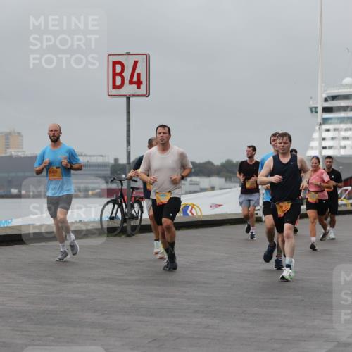 13.09.2026 - Kiel Lauf Andreas Tolksdorf http://msf.ph/oto/10479950 13.09.2026 11:53:40 Kiellinie 8461, 4, 3 meine-sportfotos.de