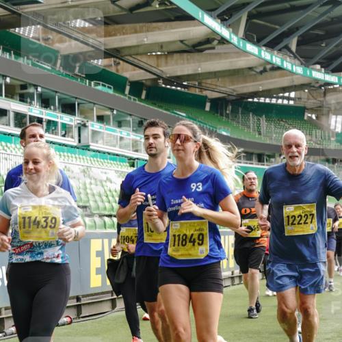 13.09.2026 - 21. swb-Marathon Bremen Michael Burmester http://msf.ph/oto/10479995 13.09.2026 10:41:25 Laufen im Stadion 10155, 10156, 10163, 10169, 10213, 10247, 10299, 10313, 10321, 10354, 10386, 10399, 10406, 10414, 10417, 10419, 10422, 10424, 10435, 10455, 10461, 10462, 10483, 10519, 10527, 10545, 10546, 10547, 10570, 10582, 10586, 10599, 10611, 10644, 10653, 10694, 10696, 10705, 10706, 10719, 10722, 10751, 10766, 10768, 10776, 10804, 10859, 10889, 10909, 10963, 10977, 11043, 11048, 11084, 11085 meine-sportfotos.de