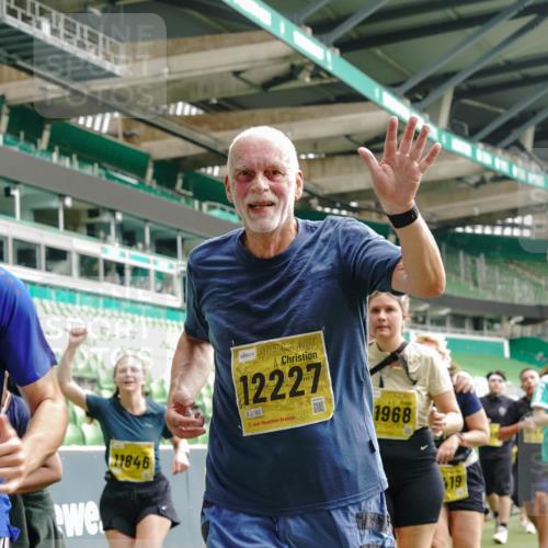 13.09.2026 - 21. swb-Marathon Bremen Michael Burmester http://msf.ph/oto/10480060 13.09.2026 10:41:27 Laufen im Stadion 10155, 10156, 10163, 10169, 10213, 10247, 10299, 10313, 10321, 10354, 10386, 10399, 10406, 10414, 10417, 10419, 10422, 10424, 10435, 10455, 10461, 10462, 10483, 10519, 10527, 10545, 10546, 10547, 10570, 10582, 10586, 10611, 10644, 10653, 10694, 10696, 10705, 10706, 10719, 10722, 10751, 10766, 10768, 10776, 10804, 10859, 10889, 10909, 10963, 10977, 11043, 11048, 11084, 11085 meine-sportfotos.de