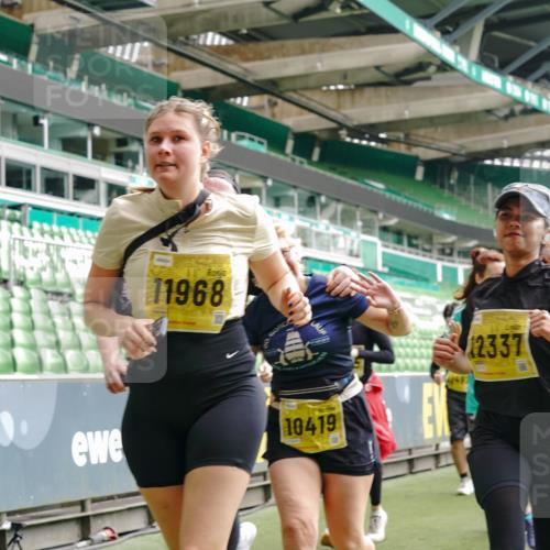 13.09.2026 - 21. swb-Marathon Bremen Michael Burmester http://msf.ph/oto/10480102 13.09.2026 10:41:28 Laufen im Stadion 10155, 10156, 10163, 10169, 10213, 10247, 10299, 10313, 10321, 10354, 10396, 10399, 10406, 10414, 10417, 10419, 10422, 10424, 10435, 10455, 10461, 10462, 10483, 10519, 10527, 10545, 10546, 10547, 10570, 10582, 10586, 10611, 10644, 10653, 10694, 10696, 10705, 10706, 10719, 10722, 10751, 10766, 10768, 10776, 10804, 10859, 10889, 10909, 10963, 10977, 11043, 11048, 11084, 11085 meine-sportfotos.de