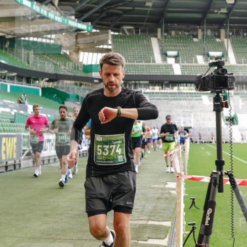 13.09.2026 - 21. swb-Marathon Bremen Michael Burmester http://msf.ph/oto/10480148 13.09.2026 13:19:08 Laufen im Stadion 311, 333, 404, 464, 486, 512, 546, 732, 753, 837, 921, 938, 1156, 1431, 1506, 1765, 1844, 1868, 1916, 2056, 2123, 2137, 2224, 2240, 2294, 2315, 2357, 2358, 2453, 2557, 2563, 2614, 2622, 2626, 2647, 2689, 2702, 2703, 2722, 2786, 2843, 2845, 2849, 2857, 2879, 2880, 2893, 2944, 2983, 2999, 3031, 3046, 3059, 3072, 3096, 3100, 3116, 3146, 3189, 3198, 3210, 3243, 3263, 3285, 3287, 3315, 3476, 3537, 3619, 3633, 3654, 3740, 3879, 4478 meine-sportfotos.de