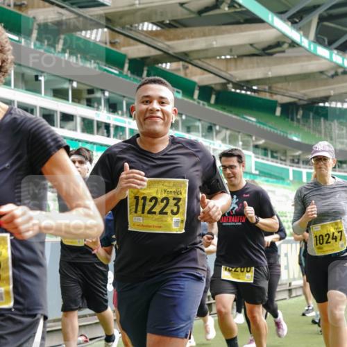 13.09.2026 - 21. swb-Marathon Bremen Michael Burmester http://msf.ph/oto/10480216 13.09.2026 10:41:31 Laufen im Stadion 10148, 10155, 10163, 10169, 10213, 10247, 10299, 10313, 10321, 10354, 10395, 10396, 10399, 10406, 10414, 10417, 10419, 10422, 10424, 10435, 10455, 10461, 10462, 10483, 10519, 10527, 10545, 10546, 10547, 10570, 10582, 10586, 10611, 10644, 10694, 10696, 10705, 10706, 10719, 10722, 10766, 10768, 10776, 10804, 10859, 10889, 10909, 10963, 10977, 11043, 11048, 11084, 11085, 11097, 11098 meine-sportfotos.de