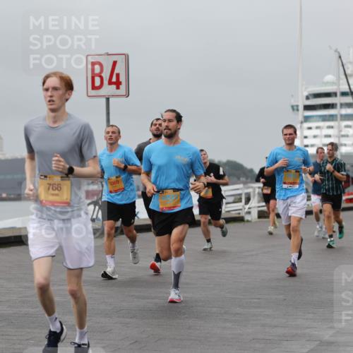 13.09.2026 - Kiel Lauf Andreas Tolksdorf http://msf.ph/oto/10480278 13.09.2026 11:54:12 Kiellinie 4, 55, 602, 766, 5069, 2422, 83 meine-sportfotos.de