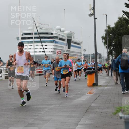 13.09.2026 - Kiel Lauf Andreas Tolksdorf http://msf.ph/oto/10480313 13.09.2026 11:54:15 Kiellinie 5571, 2422, 3, 12486, 10 meine-sportfotos.de