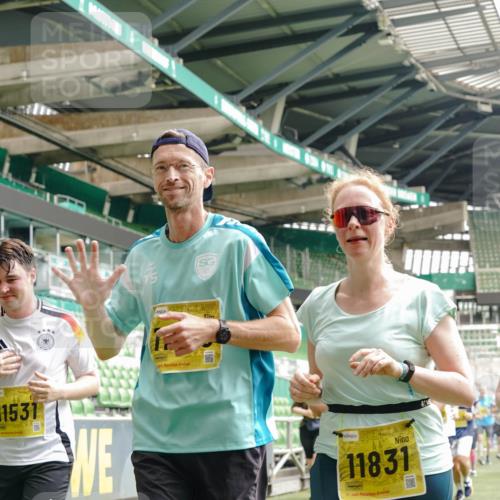 13.09.2026 - 21. swb-Marathon Bremen Michael Burmester http://msf.ph/oto/10480357 13.09.2026 10:41:36 Laufen im Stadion 10148, 10155, 10163, 10169, 10213, 10247, 10299, 10313, 10321, 10354, 10395, 10396, 10399, 10406, 10414, 10417, 10419, 10422, 10424, 10435, 10455, 10461, 10462, 10483, 10490, 10519, 10527, 10545, 10546, 10547, 10582, 10586, 10611, 10644, 10694, 10705, 10706, 10719, 10722, 10766, 10768, 10776, 10804, 10854, 10859, 10889, 10909, 10963, 10977, 11027, 11043, 11048, 11084, 11085, 11090, 11097, 11098, 11192 meine-sportfotos.de
