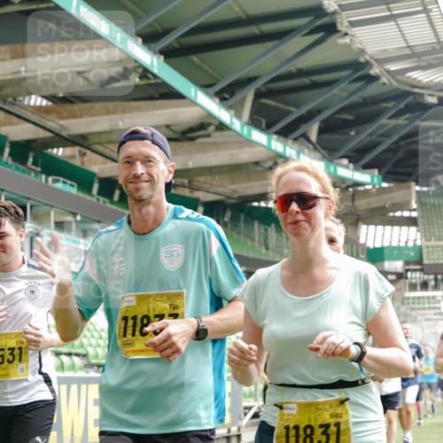 13.09.2026 - 21. swb-Marathon Bremen Michael Burmester http://msf.ph/oto/10480364 13.09.2026 10:41:36 Laufen im Stadion 10148, 10155, 10163, 10169, 10213, 10247, 10299, 10313, 10321, 10354, 10395, 10396, 10399, 10406, 10414, 10417, 10419, 10422, 10424, 10435, 10455, 10461, 10462, 10483, 10490, 10519, 10527, 10545, 10546, 10547, 10582, 10586, 10611, 10644, 10694, 10705, 10706, 10719, 10722, 10766, 10768, 10776, 10804, 10854, 10859, 10889, 10909, 10963, 10977, 11027, 11043, 11048, 11084, 11085, 11090, 11097, 11098, 11192 meine-sportfotos.de