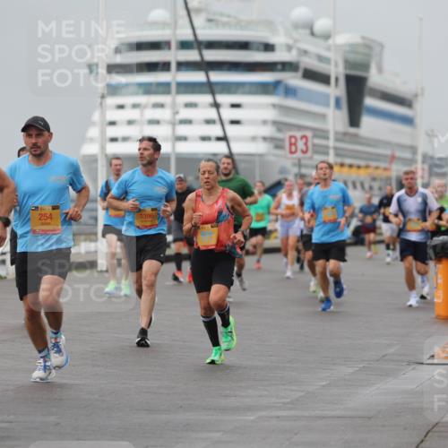 13.09.2026 - Kiel Lauf Andreas Tolksdorf http://msf.ph/oto/10480420 13.09.2026 11:54:26 Kiellinie 39, 254, 3396, 3 meine-sportfotos.de