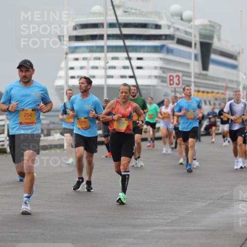 13.09.2026 - Kiel Lauf Andreas Tolksdorf http://msf.ph/oto/10480425 13.09.2026 11:54:26 Kiellinie 254, 3396, 3 meine-sportfotos.de