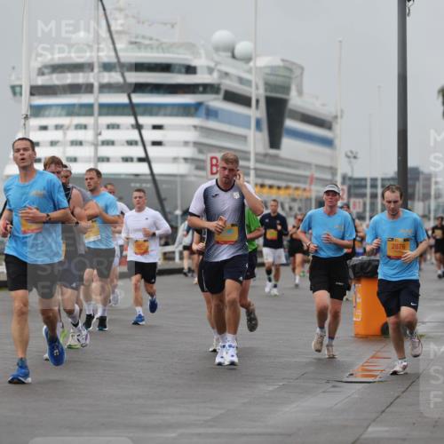 13.09.2026 - Kiel Lauf Andreas Tolksdorf http://msf.ph/oto/10480478 13.09.2026 11:54:30 Kiellinie 12461, 3721, 85, 2876 meine-sportfotos.de