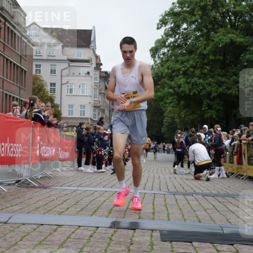 13.09.2026 - Kiel Lauf Yannick Fuchs http://msf.ph/oto/10487094 13.09.2026 10:23:03 Ziel 9678, 151, 5326, 5603, 3465, 4645, 8809, 10568, 8240 meine-sportfotos.de