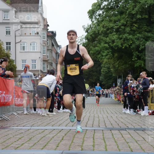 13.09.2026 - Kiel Lauf Yannick Fuchs http://msf.ph/oto/10487163 13.09.2026 10:23:53 Ziel 716, 2937, 4645, 6302, 6018, 6433, 7195, 3465, 4645, 8809 meine-sportfotos.de