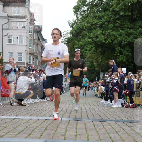 13.09.2026 - Kiel Lauf Yannick Fuchs http://msf.ph/oto/10487211 13.09.2026 10:24:42 Ziel 2158, 2501, 2664, 4199, 6018, 6433, 7195, 7457, 9298, 11647, 6174, 7069, 7233, 8656, 11798, 6018, 6433 meine-sportfotos.de