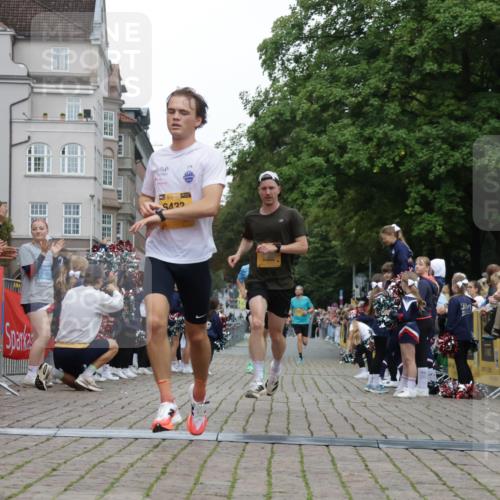 13.09.2026 - Kiel Lauf Yannick Fuchs http://msf.ph/oto/10487212 13.09.2026 10:24:42 Ziel 2158, 2501, 2664, 4199, 6018, 6433, 7195, 7457, 9298, 11647, 6174, 7069, 7233, 8656, 11798, 6018, 6433 meine-sportfotos.de