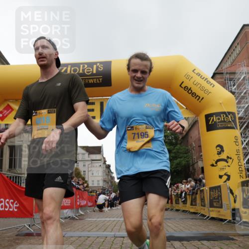 13.09.2026 - Kiel Lauf Yannick Fuchs http://msf.ph/oto/10487216 13.09.2026 10:24:48 Ziel 2158, 2501, 7233, 11798, 2664, 4199, 7457, 9298, 11647, 6174, 7069, 8656, 2664, 6018, 6433, 7195 meine-sportfotos.de