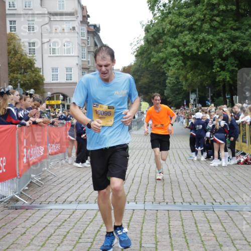 13.09.2026 - Kiel Lauf Yannick Fuchs http://msf.ph/oto/10487295 13.09.2026 10:26:03 Ziel 4167, 5001, 7595, 9077, 10850, 1625, 2084, 2107, 4463, 6585, 7377, 8566, 8643, 10095, 7294, 10964, 11169, 11348, 6958, 8566, 10095 meine-sportfotos.de