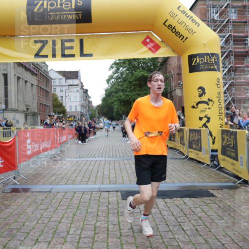 13.09.2026 - Kiel Lauf Yannick Fuchs http://msf.ph/oto/10487296 13.09.2026 10:26:06 Ziel 4167, 5001, 7595, 9077, 10850, 11169, 11348, 1625, 2084, 2107, 4463, 6585, 7377, 8643, 9077, 7294, 10034, 10964, 6958, 8566, 10095 meine-sportfotos.de