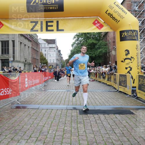13.09.2026 - Kiel Lauf Yannick Fuchs http://msf.ph/oto/10487302 13.09.2026 10:26:12 Ziel 5001, 7294, 7595, 11169, 11348, 1625, 2084, 2107, 4167, 4463, 6585, 8643, 9077, 10850, 10034, 10964, 2107, 6585, 7377, 8566 meine-sportfotos.de
