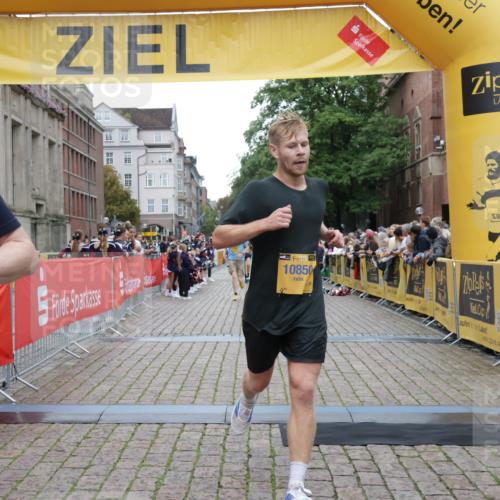 13.09.2026 - Kiel Lauf Yannick Fuchs http://msf.ph/oto/10487331 13.09.2026 10:26:34 Ziel 2244, 4278, 10034, 4167, 5001, 7294, 7595, 10964, 11169, 11348, 1102, 1717, 3945, 12421, 4167, 4463, 9077, 10850 meine-sportfotos.de