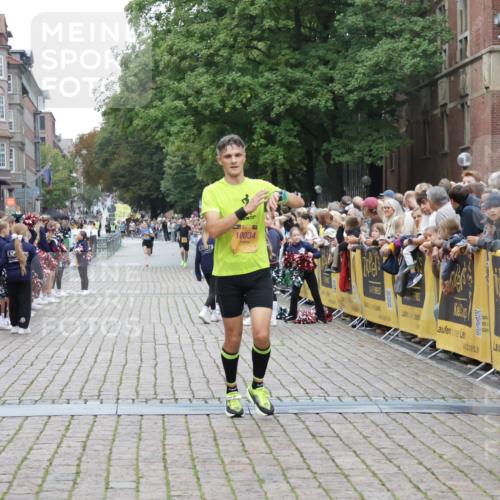 13.09.2026 - Kiel Lauf Yannick Fuchs http://msf.ph/oto/10487362 13.09.2026 10:27:00 Ziel 601, 3945, 5484, 6509, 9105, 12421, 12699, 12738, 1102, 1717, 2244, 4278, 10034, 12421, 1773, 1800, 8846, 9089, 10435, 10034, 10964 meine-sportfotos.de