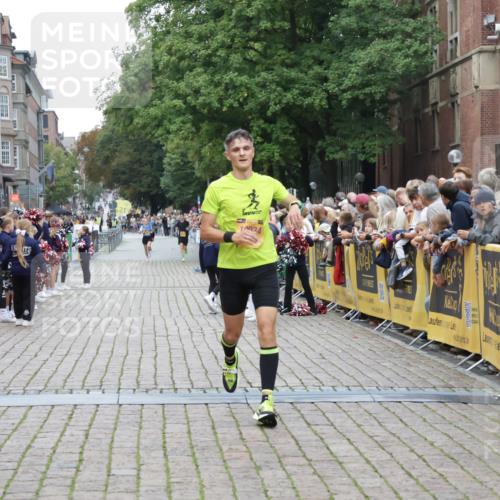 13.09.2026 - Kiel Lauf Yannick Fuchs http://msf.ph/oto/10487363 13.09.2026 10:27:00 Ziel 601, 3945, 5484, 6509, 9105, 12421, 12699, 12738, 1102, 1717, 2244, 4278, 10034, 12421, 1773, 1800, 8846, 9089, 10435, 10034, 10964 meine-sportfotos.de
