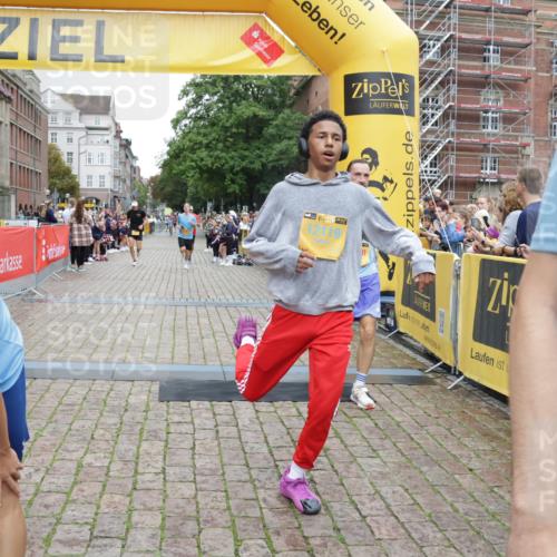 13.09.2026 - Kiel Lauf Yannick Fuchs http://msf.ph/oto/10487723 13.09.2026 10:30:17 Ziel 556, 563, 2762, 4471, 4477, 4837, 5082, 7152, 7691, 7818, 8582, 9644, 9669, 10019, 10129, 11781, 12491, 3826, 5082, 5575, 5624, 5864, 6169, 8140, 9584, 10476, 12290, 12591, 12737, 314, 457, 629, 1203, 1454, 1734, 2149, 2379, 2441, 2756, 4287, 4438, 5384, 5592, 5745, 5967, 7703, 7844, 8122, 9060, 10368, 11237, 259, 6126, 6169, 10624, 12119, 12290, 12591, 12675 meine-sportfotos.de