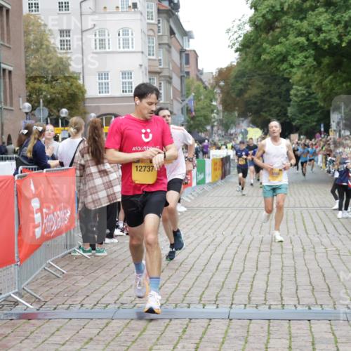 13.09.2026 - Kiel Lauf Yannick Fuchs http://msf.ph/oto/10487746 13.09.2026 10:30:31 Ziel 314, 457, 629, 1203, 1454, 1734, 2149, 2379, 2441, 2756, 2762, 4287, 4438, 5384, 5592, 5967, 7703, 7844, 8122, 9060, 556, 563, 2762, 3826, 4471, 4477, 4837, 5082, 5575, 5864, 7152, 7691, 7818, 8582, 9584, 9644, 9669, 10019, 10129, 11781, 12491, 12737, 1726, 5268, 5745, 6291, 8862, 9866, 9868, 10368, 11237, 12566, 5864, 8140, 9584, 10476, 12737 meine-sportfotos.de