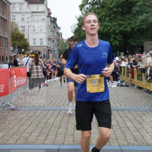 13.09.2026 - Kiel Lauf Yannick Fuchs http://msf.ph/oto/10487766 13.09.2026 10:30:41 Ziel 314, 457, 2149, 2379, 2441, 2756, 4287, 5268, 5592, 5745, 6291, 7703, 8862, 9060, 10368, 11237, 314, 556, 563, 629, 1203, 1454, 1734, 2756, 2762, 4438, 4471, 4477, 4837, 5082, 5384, 5967, 7152, 7691, 7818, 7844, 8122, 8582, 9644, 9669, 10019, 10129, 11781, 12491, 419, 1187, 1574, 1726, 3298, 4933, 6450, 9866, 9868, 9919, 10543, 11040, 11669, 12566, 3826, 5082, 5575, 5864, 7152, 8582 meine-sportfotos.de