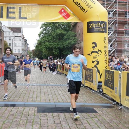 13.09.2026 - Kiel Lauf Yannick Fuchs http://msf.ph/oto/10487777 13.09.2026 10:30:44 Ziel 457, 2379, 2441, 4287, 5268, 5592, 5745, 6291, 8862, 9060, 9866, 9868, 10368, 11237, 12566, 314, 556, 563, 629, 1203, 1454, 1734, 2149, 2379, 2441, 2756, 2762, 4438, 4471, 4477, 4837, 5384, 5967, 7152, 7691, 7703, 7818, 7844, 8122, 9060, 9644, 9669, 10019, 10129, 11781, 12491, 419, 967, 1187, 1574, 1726, 3298, 4933, 6450, 9919, 10543, 11040, 11669, 563, 3826, 5082, 5575, 7152, 7818, 8582 meine-sportfotos.de