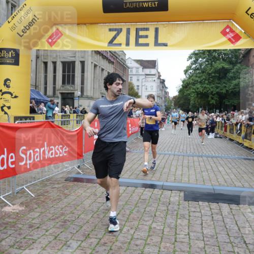13.09.2026 - Kiel Lauf Yannick Fuchs http://msf.ph/oto/10487779 13.09.2026 10:30:46 Ziel 457, 1726, 5268, 5592, 5745, 6291, 8862, 9866, 9868, 10368, 11237, 12566, 314, 457, 556, 629, 1203, 1454, 1734, 2149, 2379, 2441, 2756, 2762, 4287, 4438, 4471, 4477, 4837, 5384, 5592, 5967, 7691, 7703, 7818, 7844, 8122, 9060, 9644, 9669, 10019, 10129, 11781, 12491, 419, 967, 1187, 1574, 3298, 4933, 6450, 9919, 10543, 11040, 11669, 563, 4837, 5082, 5575, 7152, 7691, 7818, 8582, 9644 meine-sportfotos.de