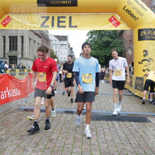 13.09.2026 - Kiel Lauf Yannick Fuchs http://msf.ph/oto/10487861 13.09.2026 10:31:12 Ziel 227, 967, 1834, 2256, 4771, 5035, 5251, 5612, 7024, 7330, 10780, 419, 967, 1187, 1574, 1726, 3298, 4933, 5268, 5745, 6291, 6450, 8862, 9866, 9868, 9919, 10368, 10543, 11040, 11237, 11669, 12566, 866, 1196, 3231, 3727, 4446, 5813, 7335, 7402, 7834, 7863, 8496, 8645, 8761, 10489, 11329, 314, 457, 2149, 2379, 2441, 2756, 4287, 5592, 5745, 7703, 9060, 10368, 11237 meine-sportfotos.de