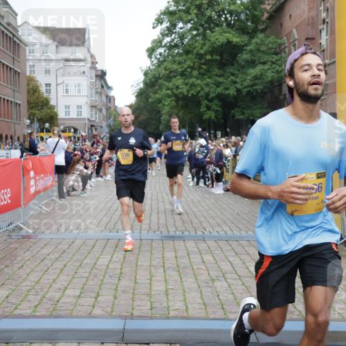 13.09.2026 - Kiel Lauf Yannick Fuchs http://msf.ph/oto/10487896 13.09.2026 10:31:25 Ziel 227, 1196, 3231, 3727, 4446, 5251, 5813, 7335, 7402, 7834, 7863, 8496, 10780, 11329, 419, 967, 1187, 1574, 1726, 1834, 2256, 3298, 4771, 4933, 5035, 5251, 5612, 6450, 7024, 7330, 9919, 10543, 10780, 11040, 11669, 866, 900, 1076, 1300, 1626, 1981, 4234, 4616, 5071, 5868, 5870, 5991, 6045, 6220, 7476, 7749, 8531, 8645, 8761, 9225, 10489, 12361, 1574, 1726, 5268, 9866, 9868, 10543, 12566 meine-sportfotos.de