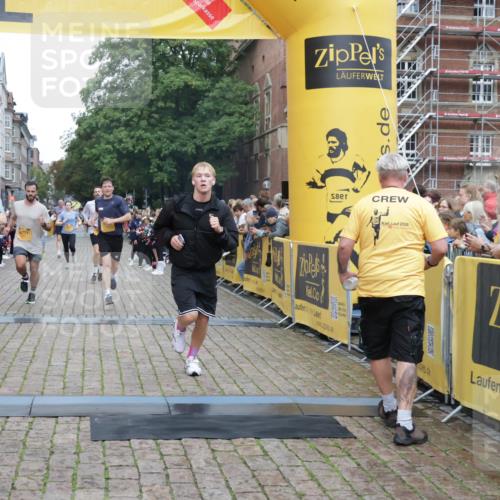 13.09.2026 - Kiel Lauf Yannick Fuchs http://msf.ph/oto/10487937 13.09.2026 10:31:46 Ziel 900, 1076, 1626, 1981, 4616, 5071, 5134, 5868, 5870, 6045, 6220, 6985, 7375, 7476, 7749, 8531, 9438, 10768, 11193, 12028, 12361, 227, 866, 1196, 1300, 1834, 2256, 3231, 3727, 4234, 4446, 4771, 5035, 5251, 5813, 5991, 7024, 7330, 7335, 7402, 7834, 7863, 8496, 8645, 8761, 9225, 10489, 10780, 11329, 12361, 153, 520, 577, 1239, 1403, 1406, 2389, 2990, 4816, 4900, 8837, 8958, 11722, 11927, 12024, 12058, 12127, 1834, 2256, 4771, 5035, 5612, 7024, 7330 meine-sportfotos.de