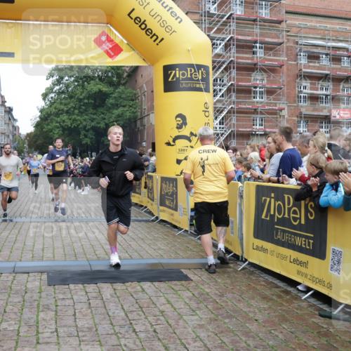 13.09.2026 - Kiel Lauf Yannick Fuchs http://msf.ph/oto/10487939 13.09.2026 10:31:47 Ziel 900, 1076, 1626, 1981, 4616, 5071, 5134, 5868, 5870, 6045, 6220, 6985, 7375, 7476, 7749, 8531, 8837, 9438, 10768, 11193, 12028, 227, 866, 1196, 1300, 1834, 2256, 3231, 3727, 4234, 4446, 4771, 5035, 5251, 5813, 5991, 7024, 7335, 7402, 7749, 7834, 7863, 8496, 8645, 8761, 9225, 10489, 10780, 11329, 12361, 153, 520, 577, 1239, 1403, 1406, 2389, 2990, 4816, 4900, 4903, 5965, 8958, 11722, 11927, 11975, 12024, 12058, 12127, 1834, 2256, 4771, 5035, 5251, 5612, 7024, 7330 meine-sportfotos.de