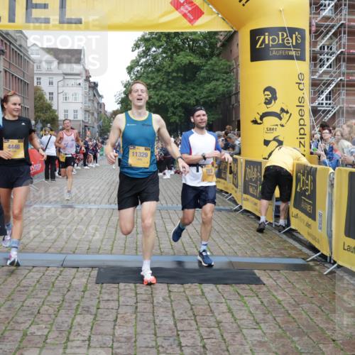 13.09.2026 - Kiel Lauf Yannick Fuchs http://msf.ph/oto/10487970 13.09.2026 10:31:58 Ziel 520, 577, 1403, 1406, 2389, 2990, 4816, 4900, 8837, 8958, 9438, 10768, 11193, 12024, 12058, 12127, 866, 900, 1076, 1196, 1300, 1626, 1981, 3231, 3727, 4234, 4616, 5071, 5134, 5813, 5868, 5870, 5991, 6045, 6220, 6985, 7335, 7375, 7476, 7749, 8531, 8645, 8761, 9225, 10489, 10768, 12028, 12361, 153, 1239, 2716, 3353, 3570, 4079, 4903, 5965, 8376, 8465, 8489, 10087, 10981, 11416, 11722, 11927, 11975, 12761, 227, 3727, 4446, 7834, 8496 meine-sportfotos.de