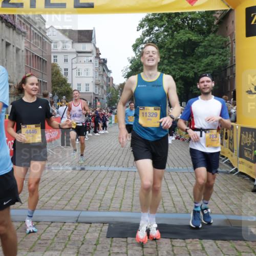 13.09.2026 - Kiel Lauf Yannick Fuchs http://msf.ph/oto/10487971 13.09.2026 10:31:58 Ziel 520, 577, 1403, 1406, 2389, 2990, 4816, 4900, 8837, 8958, 9438, 10768, 11193, 12024, 12058, 12127, 866, 900, 1076, 1196, 1300, 1626, 1981, 3231, 3727, 4234, 4616, 5071, 5134, 5813, 5868, 5870, 5991, 6045, 6220, 6985, 7335, 7375, 7476, 7749, 8531, 8645, 8761, 9225, 10489, 10768, 12028, 12361, 153, 1239, 2716, 3353, 3570, 4079, 4903, 5965, 8376, 8465, 8489, 10087, 10981, 11416, 11722, 11927, 11975, 12761, 227, 3727, 4446, 7834, 8496 meine-sportfotos.de