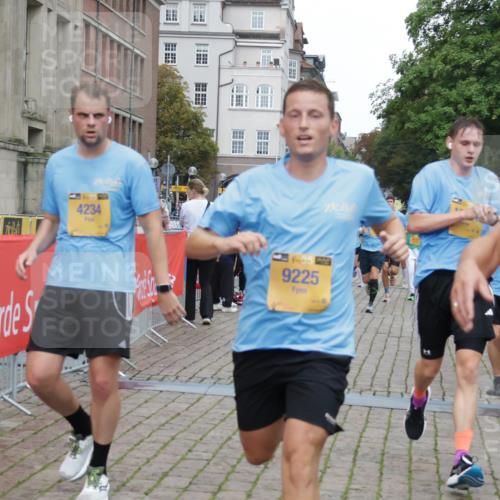 13.09.2026 - Kiel Lauf Yannick Fuchs http://msf.ph/oto/10488017 13.09.2026 10:32:11 Ziel 153, 520, 1239, 2716, 2990, 3353, 3570, 4903, 5965, 8376, 8465, 8489, 10087, 10981, 11416, 11722, 11927, 11975, 12127, 577, 900, 1076, 1403, 1406, 1626, 1981, 2389, 4616, 4816, 4900, 5071, 5134, 5868, 5870, 6045, 6220, 6985, 7375, 7476, 7749, 8531, 8837, 8958, 9438, 10768, 11193, 12024, 12028, 12058, 12361, 524, 3170, 3923, 4079, 4349, 4512, 6435, 7790, 8878, 11319, 11451, 11612, 12071, 12367, 12761, 866, 1076, 1196, 1300, 4234, 5071 meine-sportfotos.de