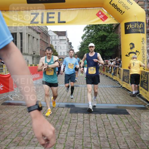 13.09.2026 - Kiel Lauf Yannick Fuchs http://msf.ph/oto/10488031 13.09.2026 10:32:14 Ziel 153, 1239, 2716, 3353, 3570, 4079, 4903, 5965, 7790, 8376, 8465, 8489, 10087, 10981, 11416, 11722, 11927, 11975, 12761, 520, 577, 900, 1403, 1406, 1626, 1981, 2389, 2990, 4616, 4816, 4900, 5071, 5134, 5868, 5870, 6045, 6220, 6985, 7375, 8531, 8837, 8958, 9438, 10768, 11193, 11722, 11927, 12024, 12028, 12058, 12127, 524, 3170, 3923, 4236, 4349, 4512, 6435, 8033, 8878, 9123, 11299, 11319, 11451, 11612, 12071, 12367, 866, 900, 1076, 1300, 1626, 4234, 4616, 5071, 5868, 5870 meine-sportfotos.de
