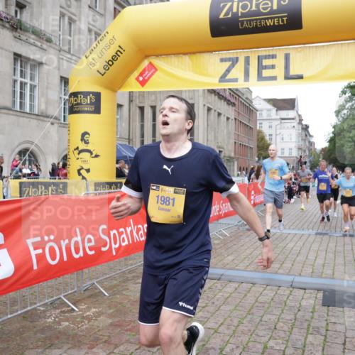 13.09.2026 - Kiel Lauf Yannick Fuchs http://msf.ph/oto/10488057 13.09.2026 10:32:20 Ziel 524, 2716, 3353, 3570, 3923, 4079, 4349, 6435, 7790, 8376, 8489, 8878, 10981, 11451, 11612, 12761, 153, 520, 577, 1239, 1403, 1406, 2389, 2990, 4816, 4900, 4903, 5134, 5965, 6985, 7375, 8465, 8837, 8958, 9438, 10087, 10768, 10981, 11193, 11416, 11722, 11927, 11975, 12024, 12028, 12058, 12127, 870, 875, 1393, 3170, 4236, 4512, 8033, 8621, 8683, 9123, 11299, 11319, 12071, 12367, 900, 1076, 1626, 1981, 4616, 5071, 5134, 5868, 5870, 6985, 7375, 10768 meine-sportfotos.de