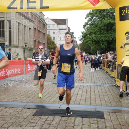 13.09.2026 - Kiel Lauf Yannick Fuchs http://msf.ph/oto/10488115 13.09.2026 10:32:37 Ziel 870, 875, 1393, 1612, 1801, 3170, 4236, 4512, 5721, 8033, 8621, 8683, 9123, 11299, 11319, 12071, 12353, 153, 520, 524, 1239, 2716, 2990, 3353, 3570, 3923, 4079, 4349, 4903, 5965, 6435, 7790, 8376, 8465, 8489, 8878, 10087, 10981, 11416, 11451, 11612, 11722, 11927, 11975, 12127, 12367, 12761, 32, 342, 1467, 3327, 4393, 4963, 6337, 7471, 7650, 9222, 9879, 10338, 11597, 12728, 520, 577, 1403, 1406, 2389, 2990, 4816, 11722, 11927, 12127 meine-sportfotos.de