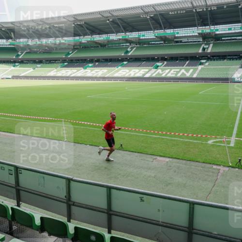 13.09.2026 - 21. swb-Marathon Bremen Michael Burmester http://msf.ph/oto/10488220 13.09.2026 10:16:08 Laufen im Stadion 10597, 12272, 13501, 13515, 13517, 13525, 13542, 13547, 13567, 13623, 13627, 13635 meine-sportfotos.de