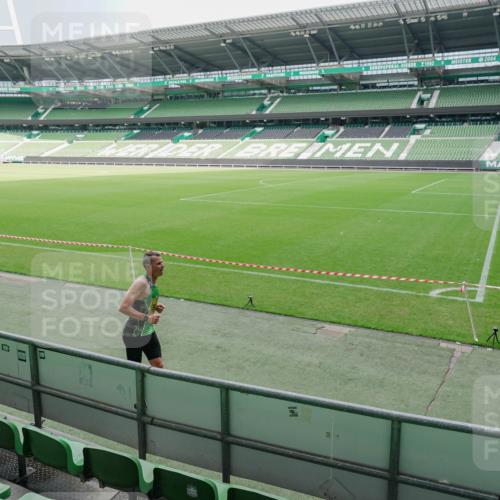 13.09.2026 - 21. swb-Marathon Bremen Michael Burmester http://msf.ph/oto/10488245 13.09.2026 10:17:54 Laufen im Stadion 10597, 12457, 12458, 13501, 13504, 13510, 13515, 13517, 13522, 13533, 13536, 13542, 13543, 13554, 13561, 13567, 13569, 13571, 13572, 13573, 13576, 13579, 13582, 13602, 13603, 13604, 13623, 13630, 13632, 13635, 13643, 13525 meine-sportfotos.de