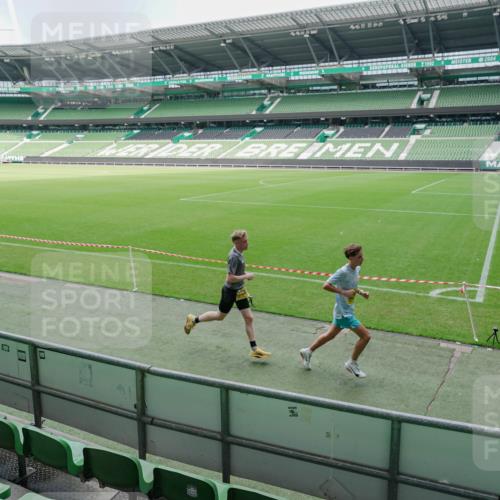 13.09.2026 - 21. swb-Marathon Bremen Michael Burmester http://msf.ph/oto/10488256 13.09.2026 10:18:23 Laufen im Stadion 11652, 12457, 12458, 13504, 13510, 13522, 13533, 13534, 13536, 13543, 13550, 13554, 13561, 13564, 13569, 13571, 13572, 13573, 13576, 13579, 13581, 13582, 13599, 13602, 13603, 13604, 13618, 13622, 13630, 13632, 13638, 13639, 13643, 13525, 13627 meine-sportfotos.de