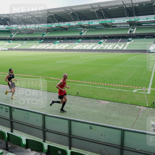13.09.2026 - 21. swb-Marathon Bremen Michael Burmester http://msf.ph/oto/10488267 13.09.2026 10:19:28 Laufen im Stadion 10366, 10475, 11197, 11418, 11481, 11652, 12358, 12413, 12457, 13530, 13533, 13534, 13536, 13540, 13541, 13543, 13550, 13554, 13560, 13564, 13571, 13572, 13573, 13581, 13582, 13599, 13601, 13602, 13605, 13610, 13618, 13622, 13632, 13638, 13639, 13643, 10597, 12272, 13501, 13515, 13517, 13525, 13547, 13567, 13627, 13635 meine-sportfotos.de