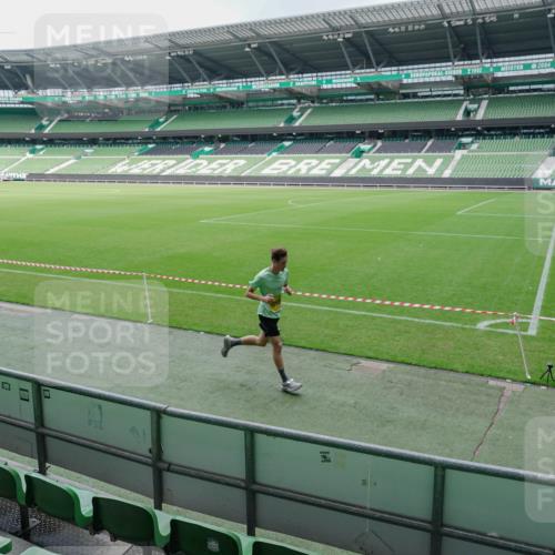 13.09.2026 - 21. swb-Marathon Bremen Michael Burmester http://msf.ph/oto/10488273 13.09.2026 10:19:40 Laufen im Stadion 10366, 10475, 10994, 11176, 11197, 11418, 11481, 11512, 11652, 12358, 12413, 13505, 13530, 13533, 13534, 13536, 13540, 13541, 13543, 13550, 13558, 13560, 13564, 13573, 13581, 13582, 13588, 13599, 13601, 13605, 13610, 13618, 13622, 13632, 13633, 13638, 13639, 13643, 10597, 12272, 13501, 13510, 13515, 13517, 13525, 13542, 13547, 13567, 13579, 13623, 13627, 13635 meine-sportfotos.de