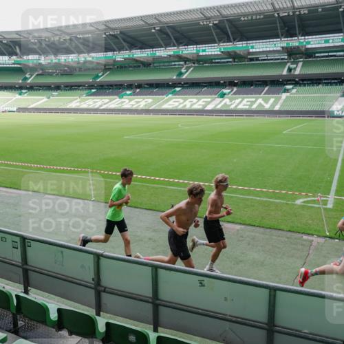 13.09.2026 - 21. swb-Marathon Bremen Michael Burmester http://msf.ph/oto/10488287 13.09.2026 10:19:58 Laufen im Stadion 10261, 10262, 10366, 10475, 10818, 10994, 11067, 11068, 11176, 11197, 11418, 11481, 11512, 11652, 11964, 12324, 12358, 12413, 12540, 13505, 13530, 13533, 13534, 13540, 13541, 13550, 13558, 13560, 13564, 13573, 13581, 13583, 13588, 13590, 13599, 13601, 13605, 13610, 13618, 13619, 13622, 13632, 13633, 13637, 13638, 13639, 10597, 12272, 13501, 13510, 13515, 13517, 13542, 13547, 13567, 13579, 13623, 13627, 13635 meine-sportfotos.de